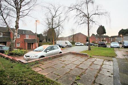 2 bedroom Flat for sale in Aikman Avenue, New Parks, Leicester, LE3