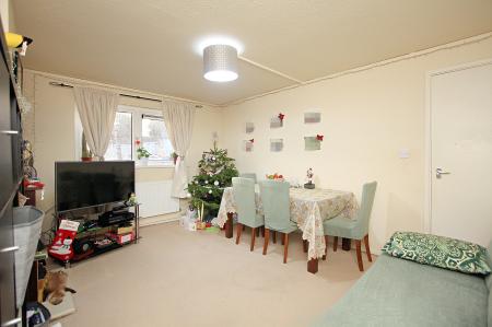 2 bedroom Flat for sale in Aikman Avenue, New Parks, Leicester, LE3
