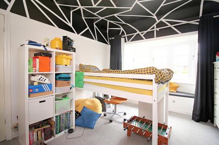 5 bedroom Semi-detached house for sale in Ainsdale Road, Leicester, LE3