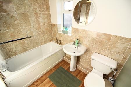 3 bedroom Semi-detached house for sale in Alexander Avenue, Earl Shilton, LE9