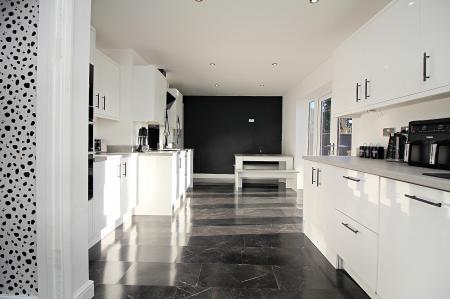 3 bedroom Semi-detached house for sale in Alexander Avenue, Earl Shilton, LE9