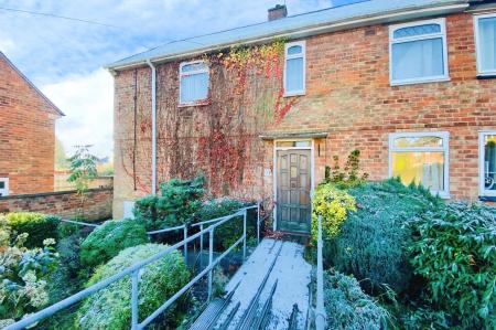 3 bedroom Semi-detached house for sale in Amhurst Close, New Parks, LE3