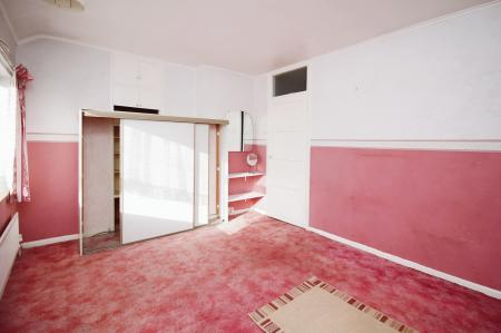 3 bedroom Semi-detached house for sale in Amhurst Close, New Parks, LE3