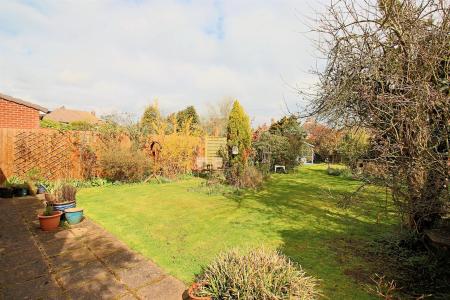 5 bedroom Detached house for sale in Armson Avenue, Kirby Muxloe, LE9