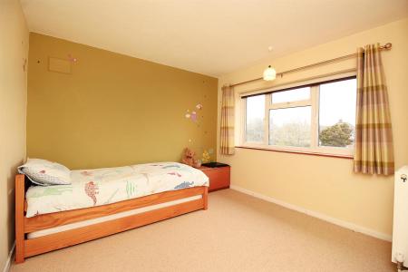 5 bedroom Detached house for sale in Armson Avenue, Kirby Muxloe, LE9