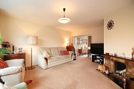 5 bedroom Detached house for sale in Armson Avenue, Kirby Muxloe, LE9
