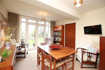 5 bedroom Detached house for sale in Armson Avenue, Kirby Muxloe, LE9