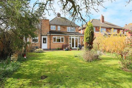 5 bedroom Detached house for sale in Armson Avenue, Kirby Muxloe, LE9