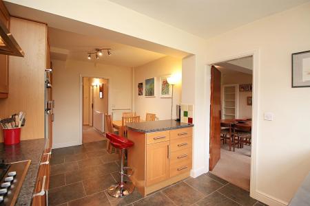 5 bedroom Detached house for sale in Armson Avenue, Kirby Muxloe, LE9