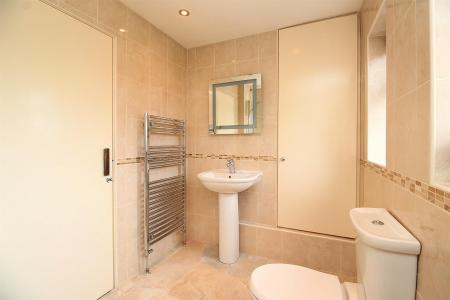 5 bedroom Detached house for sale in Armson Avenue, Kirby Muxloe, LE9