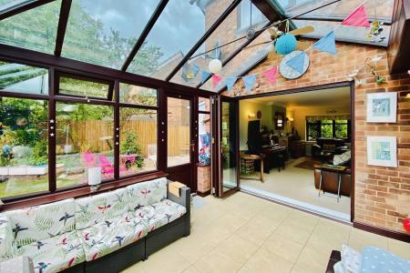 4 bedroom Detached house for sale in Arnolds Crescent, Newbold Verdon, LE9