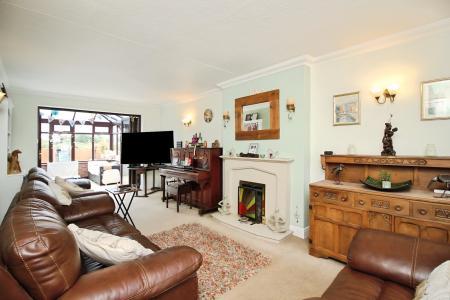 4 bedroom Detached house for sale in Arnolds Crescent, Newbold Verdon, LE9