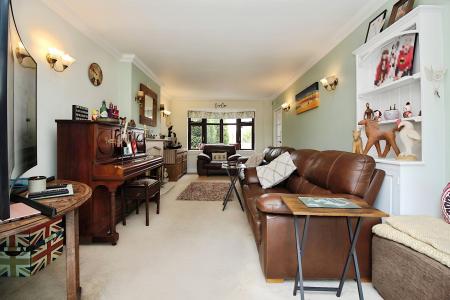 4 bedroom Detached house for sale in Arnolds Crescent, Newbold Verdon, LE9