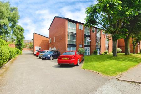 1 bedroom Flat for sale in Ashleigh Gardens, Ashleigh Road, Off Narborough Road, LE3