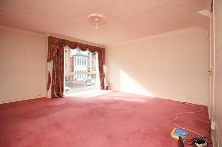 3 bedroom Apartment for sale in Ashleigh Gardens, Ashleigh Road, Off Narborough Road, LE3