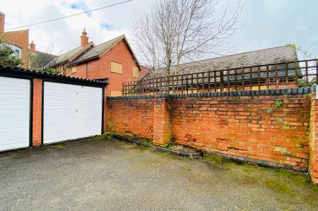 3 bedroom Apartment for sale in Ashleigh Gardens, Ashleigh Road, Off Narborough Road, LE3