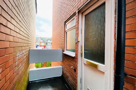 3 bedroom Apartment for sale in Ashleigh Gardens, Ashleigh Road, Off Narborough Road, LE3
