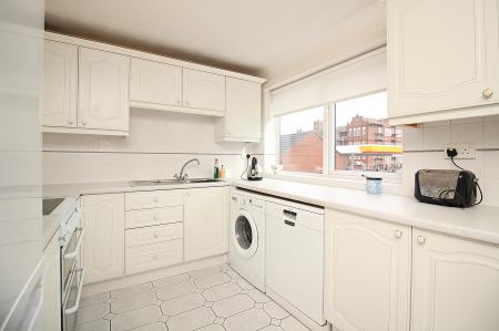 3 bedroom Apartment for sale in Ashleigh Gardens, Ashleigh Road, Off Narborough Road, LE3