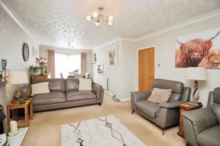 3 bedroom Terraced House for sale in Ashlyns Rise, Leicester, LE3
