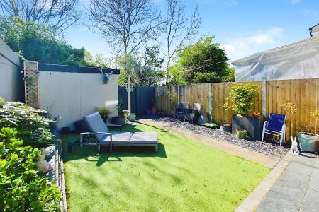 3 bedroom Terraced House for sale in Ashlyns Rise, Leicester, LE3