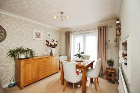 3 bedroom Terraced House for sale in Ashlyns Rise, Leicester, LE3