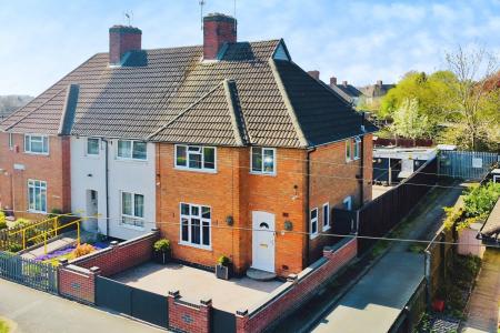 3 bedroom End of terrace house for sale in Audley End, Braunstone, LE3