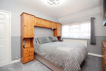 3 bedroom End of terrace house for sale in Audley End, Braunstone, LE3