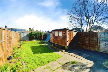 2 bedroom Semi-detached house for sale in Avon Road, Braunstone Town, LE3