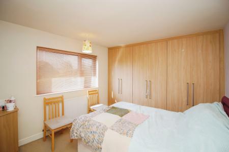 2 bedroom Semi-detached house for sale in Avon Road, Braunstone Town, LE3