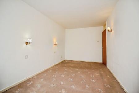 3 bedroom End of terrace house for sale in Barnwell Avenue, Leicester, LE4