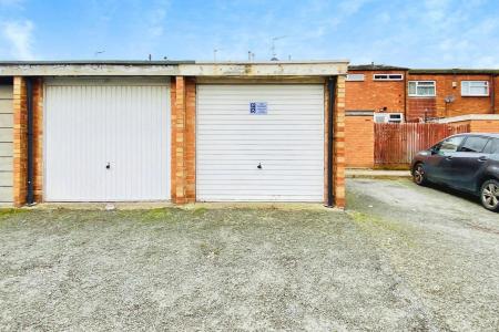 3 bedroom End of terrace house for sale in Barnwell Avenue, Leicester, LE4