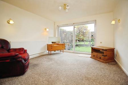 3 bedroom End of terrace house for sale in Barnwell Avenue, Leicester, LE4