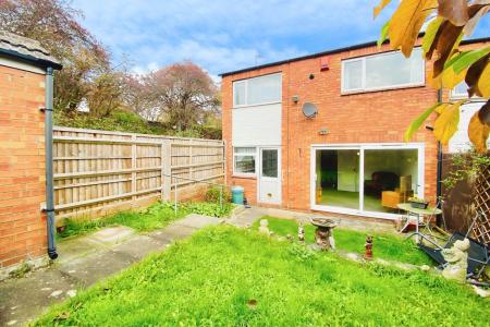 3 bedroom End of terrace house for sale in Barnwell Avenue, Leicester, LE4