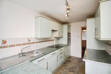 3 bedroom End of terrace house for sale in Barnwell Avenue, Leicester, LE4