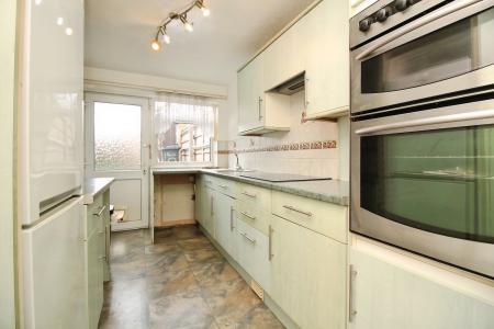 3 bedroom End of terrace house for sale in Barnwell Avenue, Leicester, LE4