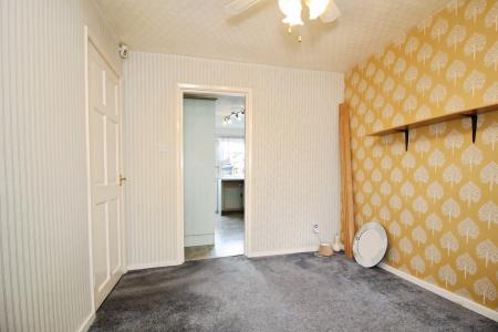 3 bedroom End of terrace house for sale in Barnwell Avenue, Leicester, LE4