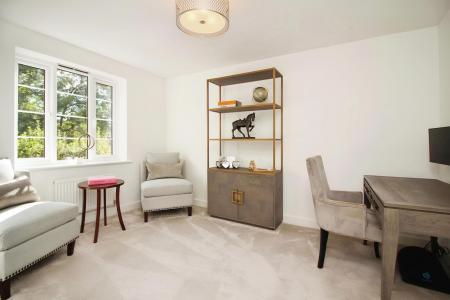 5 bedroom Detached house for sale in Barry Close, Kirby Muxloe, LE9