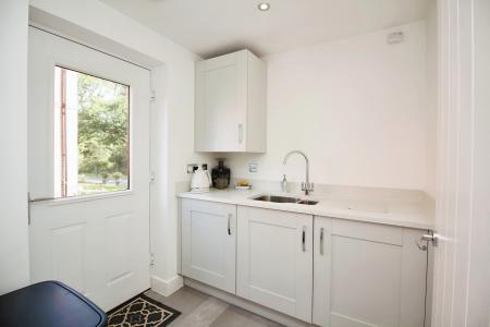 5 bedroom Detached house for sale in Barry Close, Kirby Muxloe, LE9