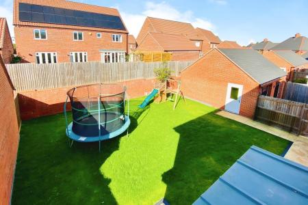5 bedroom Detached house for sale in Barry Close, Kirby Muxloe, LE9