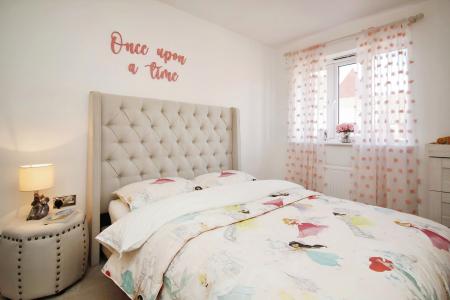 5 bedroom Detached house for sale in Barry Close, Kirby Muxloe, LE9