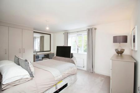 5 bedroom Detached house for sale in Barry Close, Kirby Muxloe, LE9