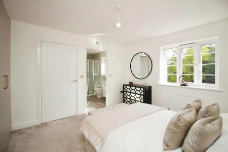 5 bedroom Detached house for sale in Barry Close, Kirby Muxloe, LE9