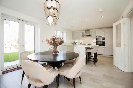 5 bedroom Detached house for sale in Barry Close, Kirby Muxloe, LE9