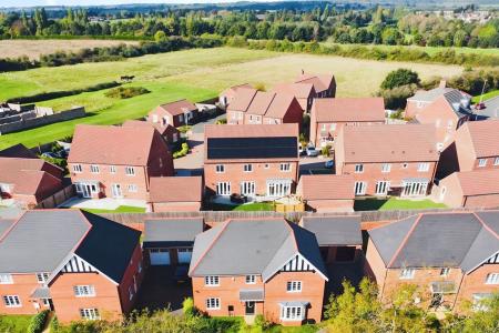 5 bedroom Detached house for sale in Barry Close, Kirby Muxloe, LE9