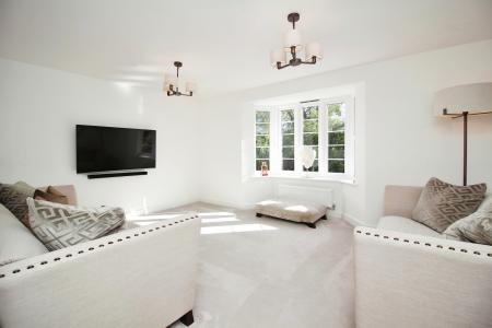 5 bedroom Detached house for sale in Barry Close, Kirby Muxloe, LE9