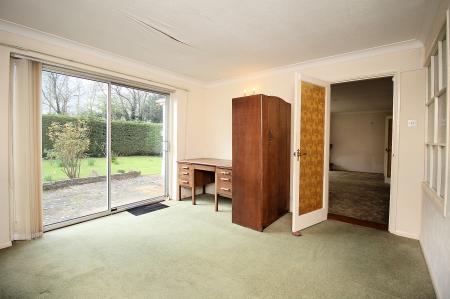 3 bedroom Detached bungalow for sale in Barry Drive, Kirby Muxloe, LE9