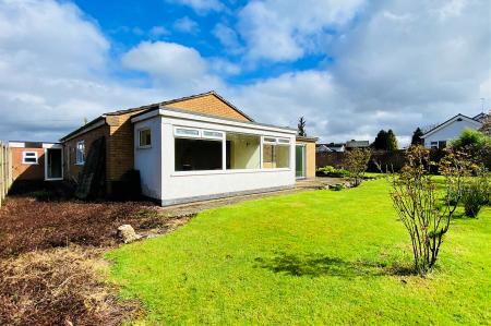 3 bedroom Detached bungalow for sale in Barry Drive, Kirby Muxloe, LE9