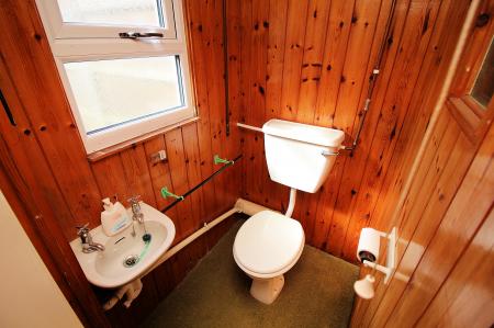 3 bedroom Detached bungalow for sale in Barry Drive, Kirby Muxloe, LE9