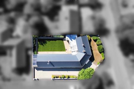 2 bedroom Detached bungalow for sale in Barry Drive, Kirby Muxloe, LE9