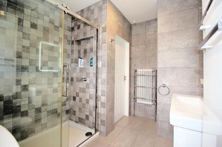 3 bedroom Detached bungalow for sale in Barry Drive, Kirby Muxloe, LE9